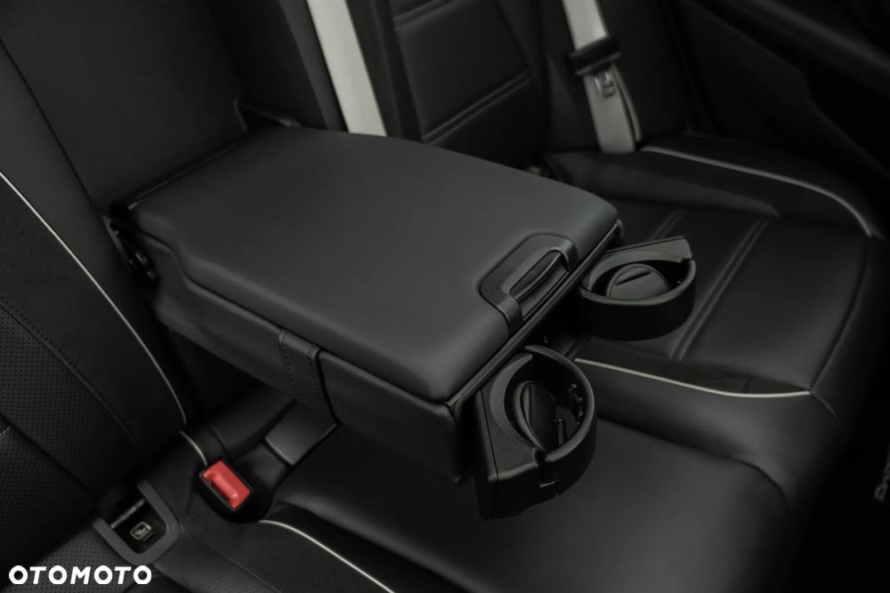 Mercedes-Benz Klasa E AMG 63 S 4Matic+ 9G-TRONIC - 33