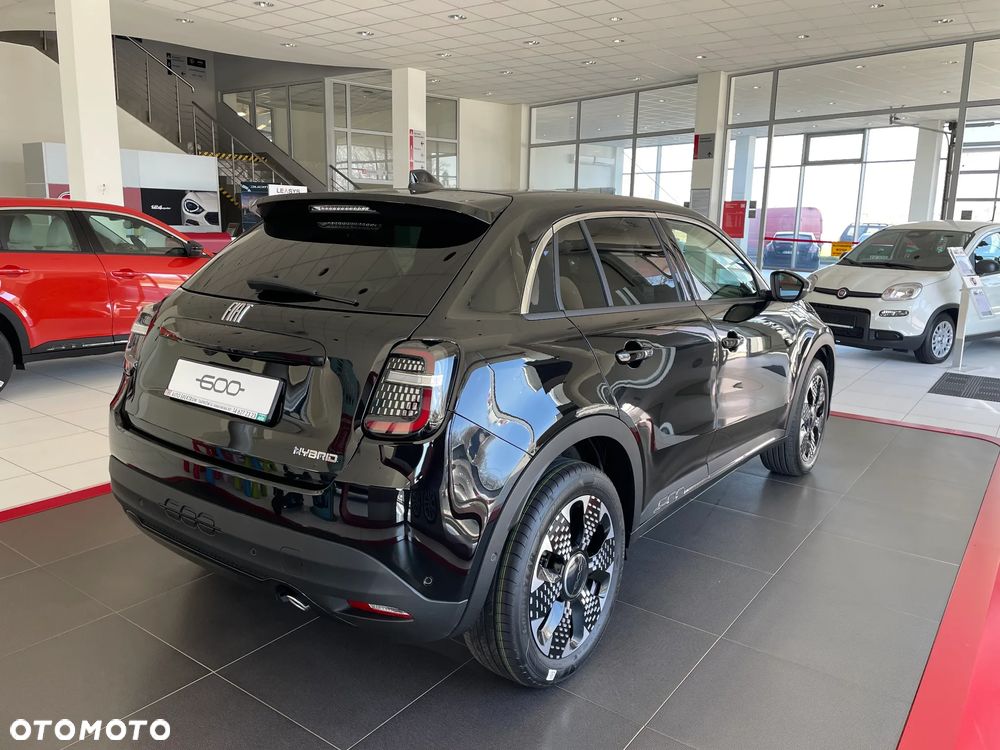 Fiat 600 1.2 Turbo La Prima eDCT - 4