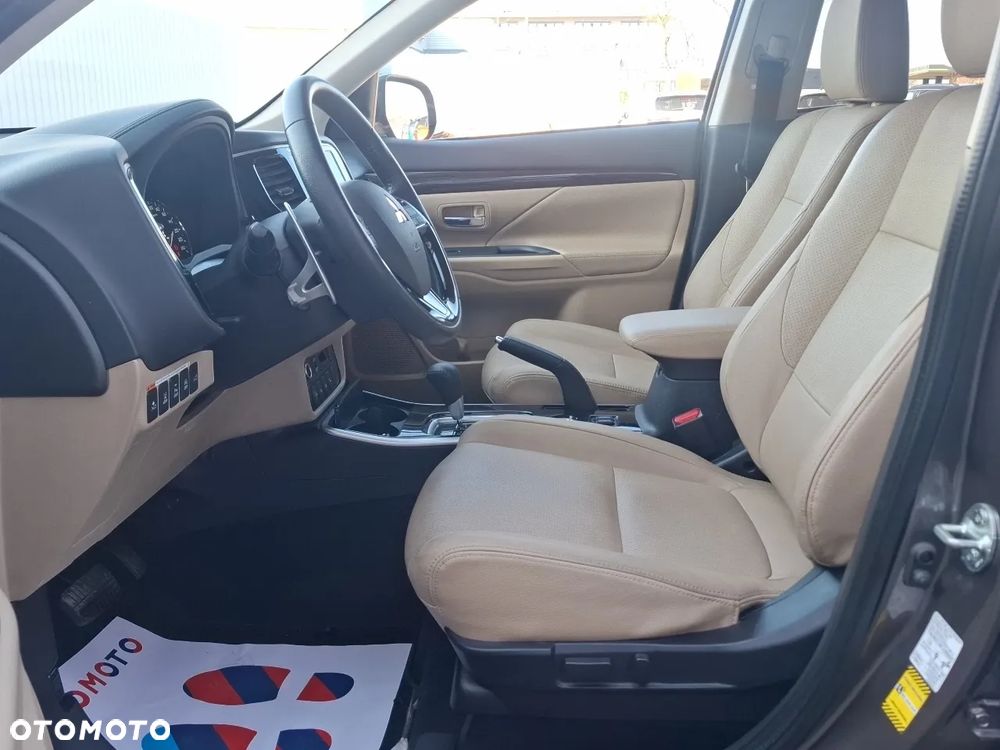 Mitsubishi Outlander 2.0 Instyle SDA 4WD CVT - 14