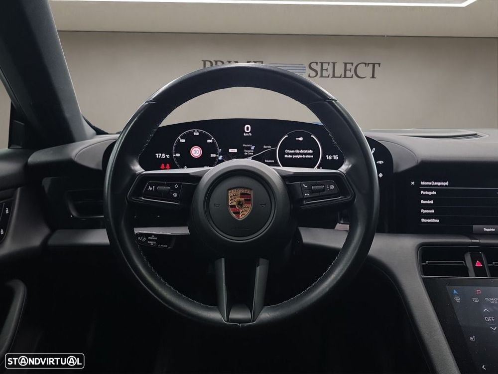 Porsche Taycan Cross Turismo - 12