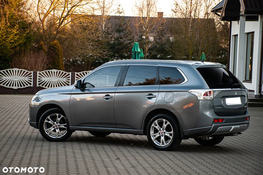 Mitsubishi Outlander 2.0 2WD CVT Diamant Edition+ - 9