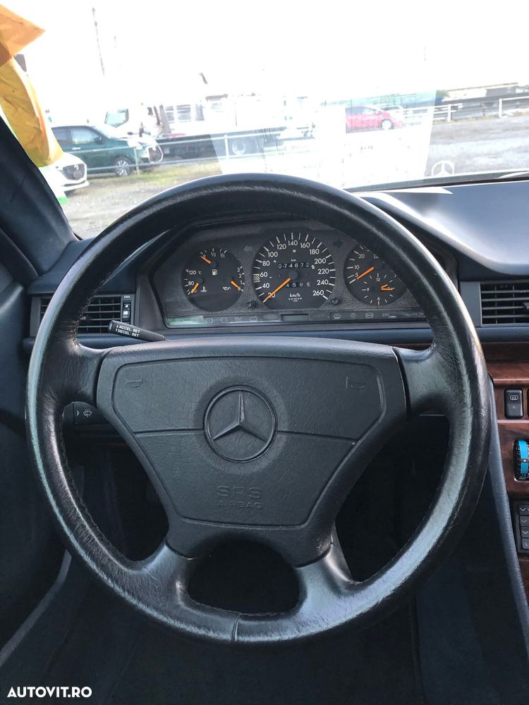 Mercedes-Benz W124 - 24