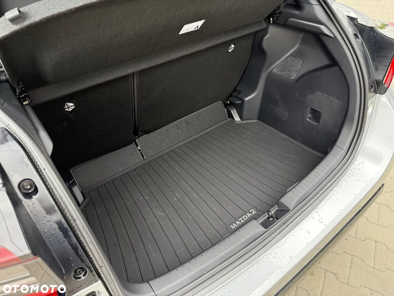 Mazda 2 - 10