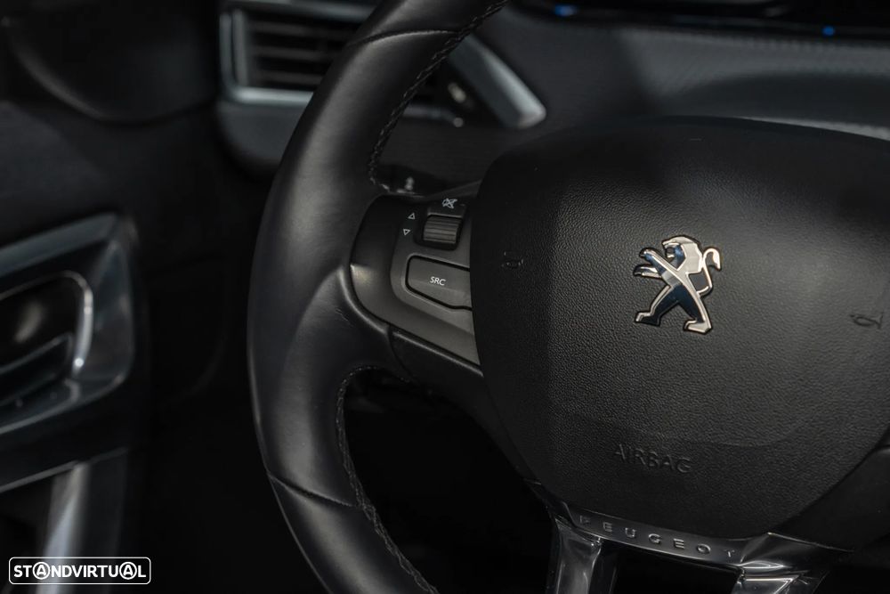 Peugeot 208 1.6 BlueHDi GT Line - 11