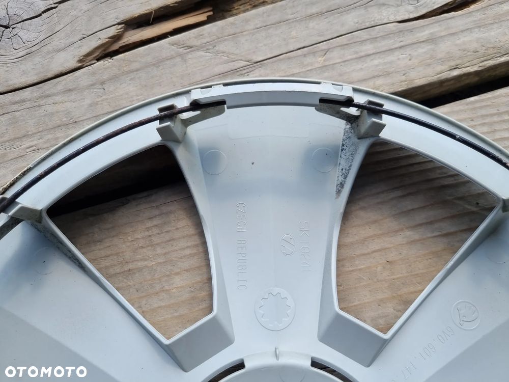 SKODA FABIA KOLPAKI 15'' 5X100 srebrny Bdb stan CENA ZA 1szt,MAM 3SZT - 7
