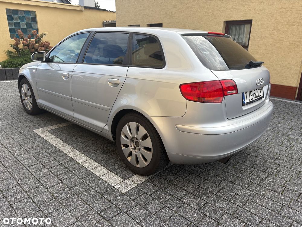 Audi A3 Sportback 1.6 FSI Ambition - 3