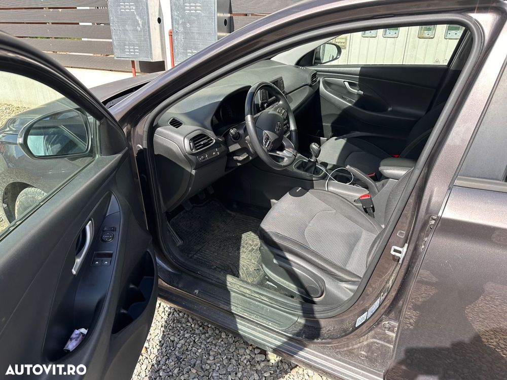 Hyundai i30 1.4 100CP 5DR M/T Comfort+ - 5