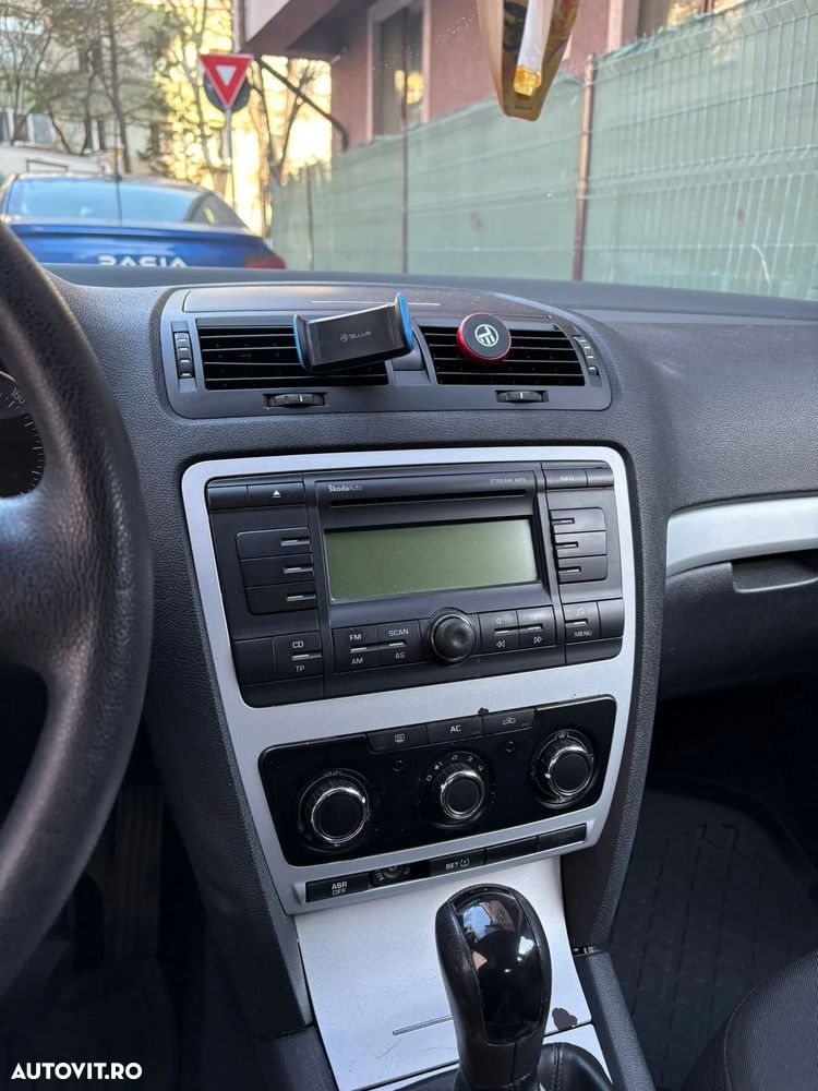 Skoda Octavia 1.6 TDI DPF Ambition - 22