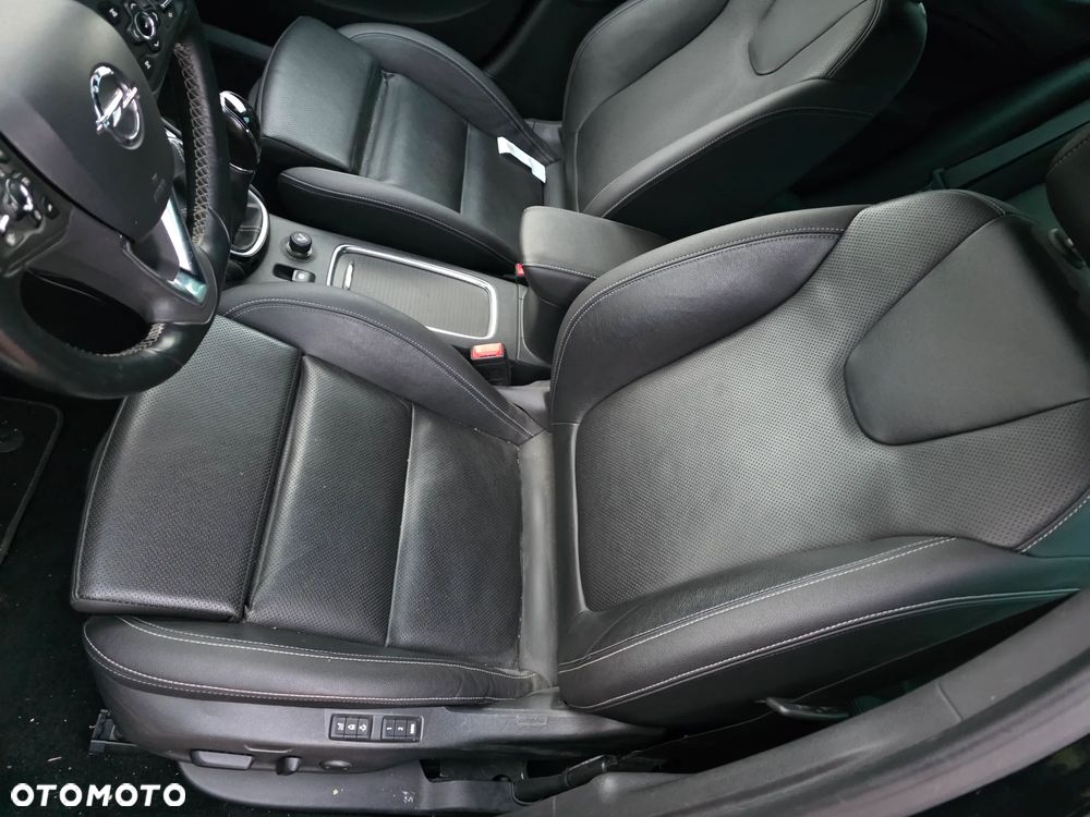 Opel Astra V 1.6 T Dynamic S&S - 20