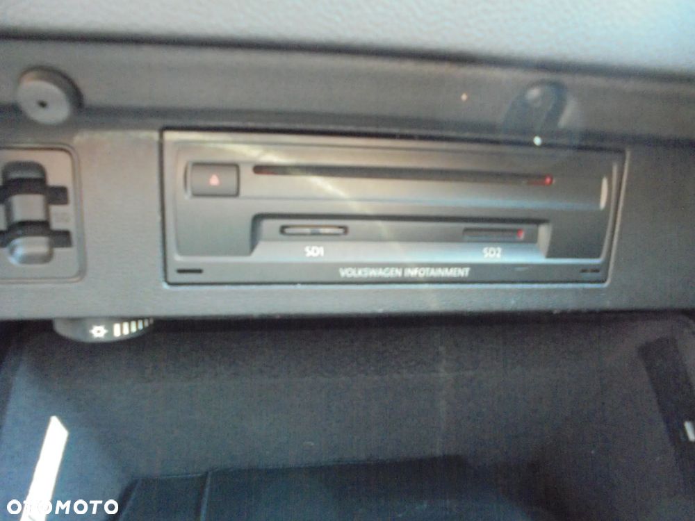 Volkswagen Passat Variant 2.0 TDI SCR BlueMotion Highline - 40