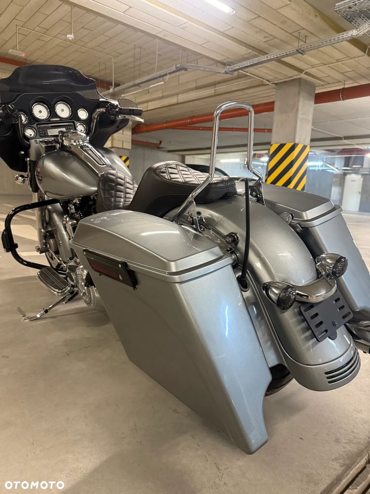 Harley-Davidson Touring Street Glide - 4