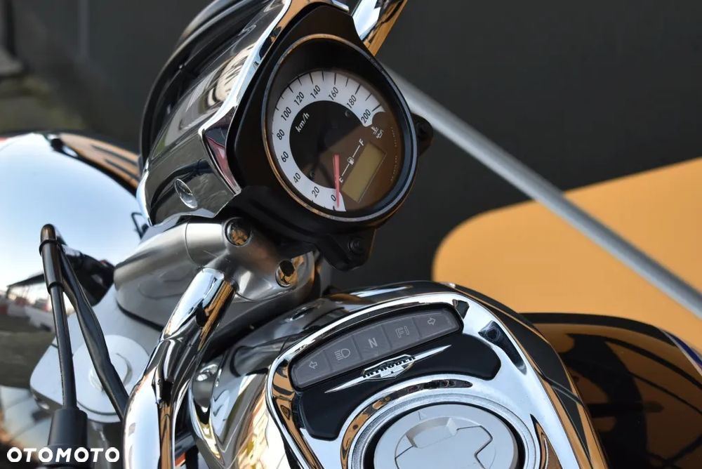 Suzuki Intruder - 26