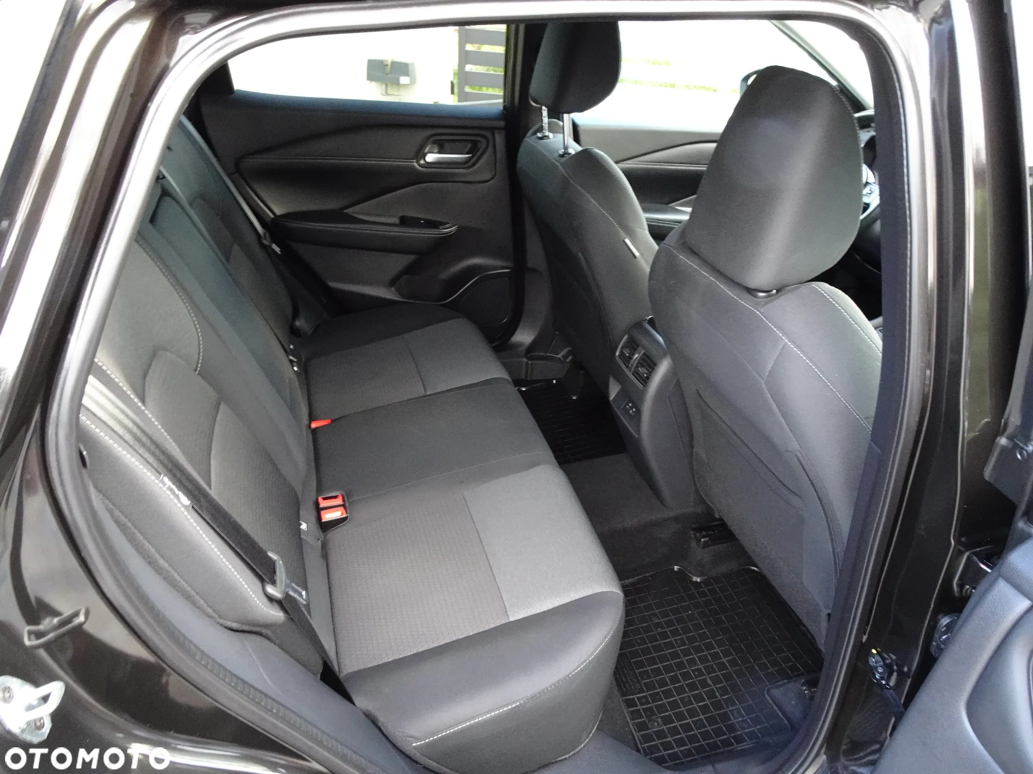 Nissan Qashqai 1.3 DIG-T N-Connecta DCT - 17