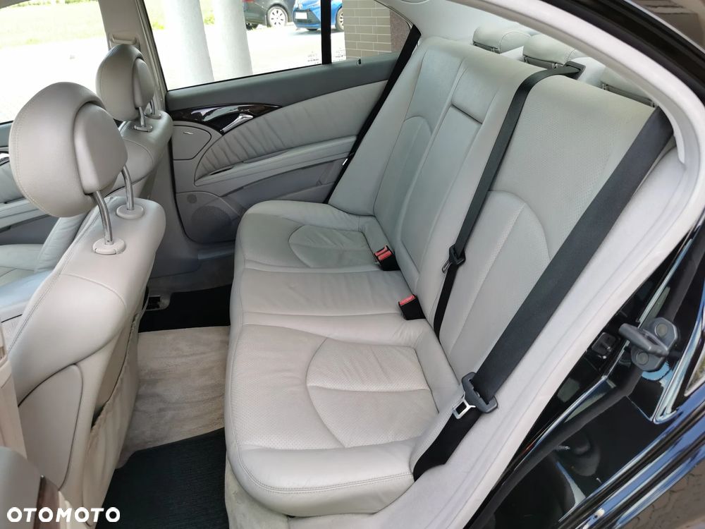 Mercedes-Benz Klasa E 240 Avantgarde - 8