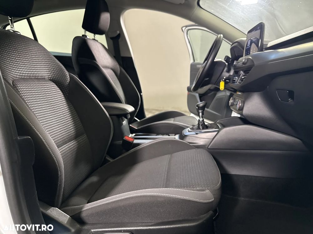 Ford Focus - 12