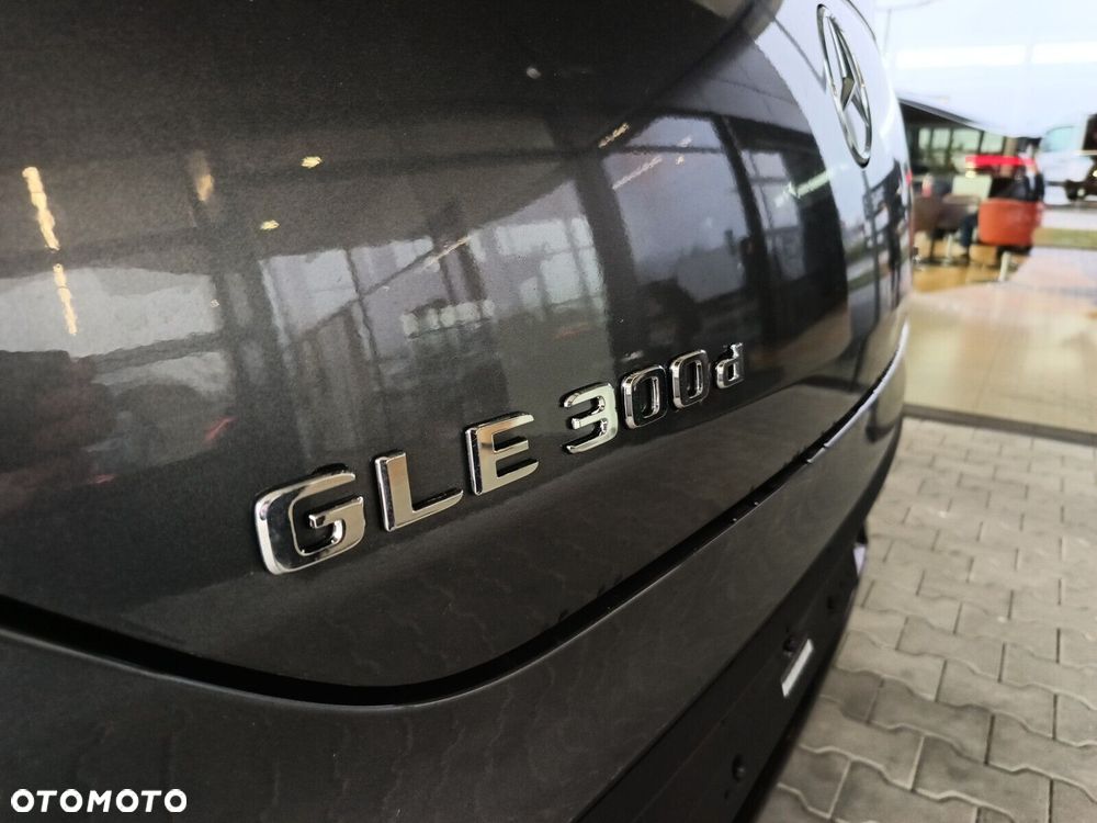 Mercedes-Benz GLE - 12