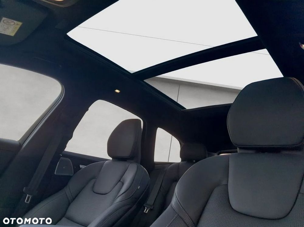 Volvo XC 60 B5 B AWD Ultimate Black Edition - 11