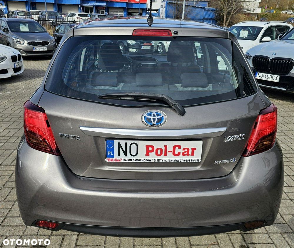 Toyota Yaris Hybrid 100 Business Edition - 9