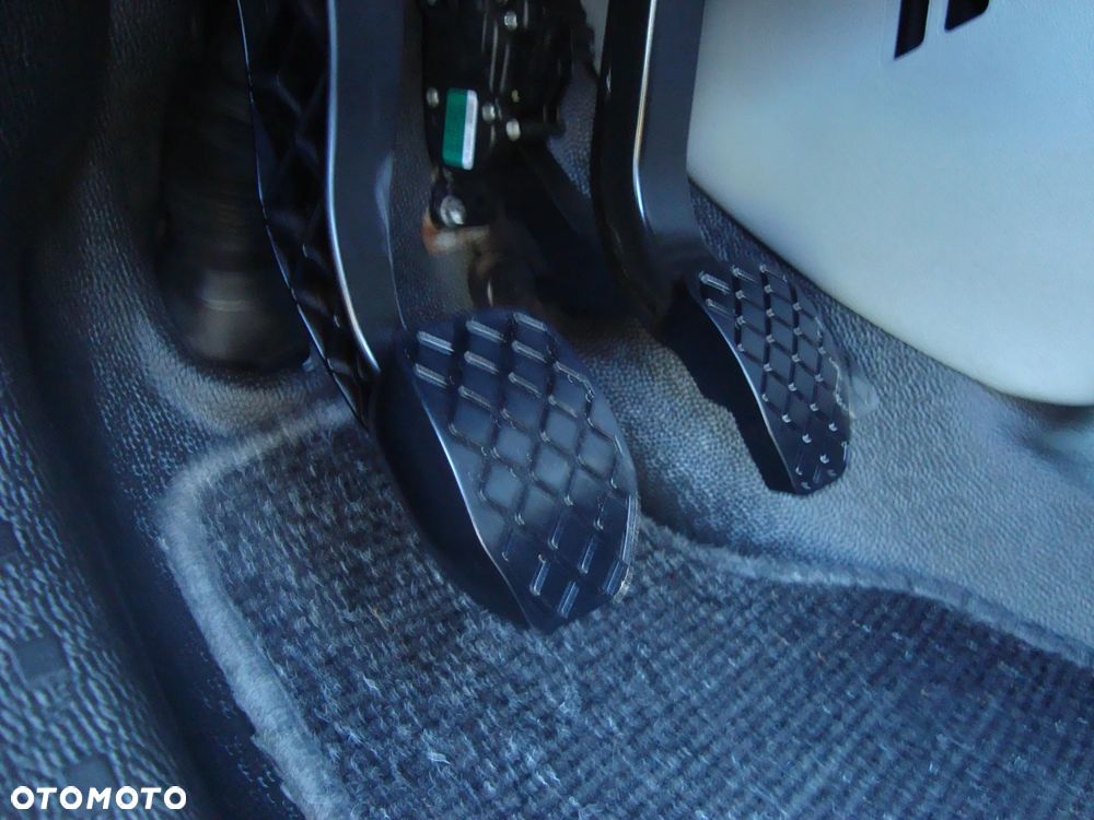 Volkswagen Transporter Caravelle Kurz Trendline - 22