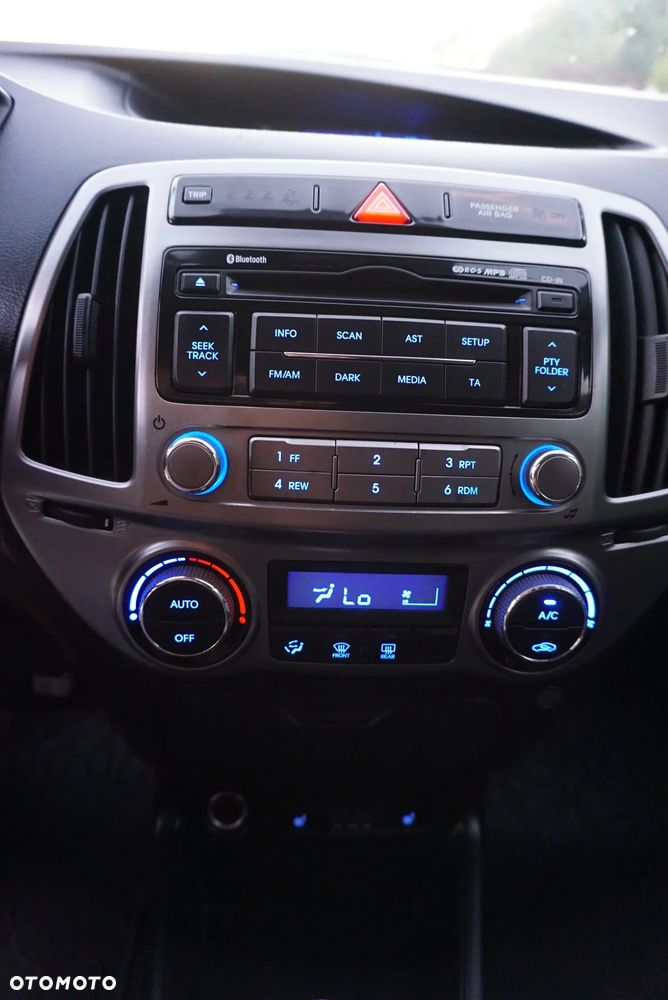 Hyundai i20 - 33