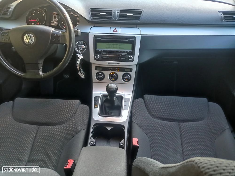 VW Passat 2.0 TDI Highline - 9