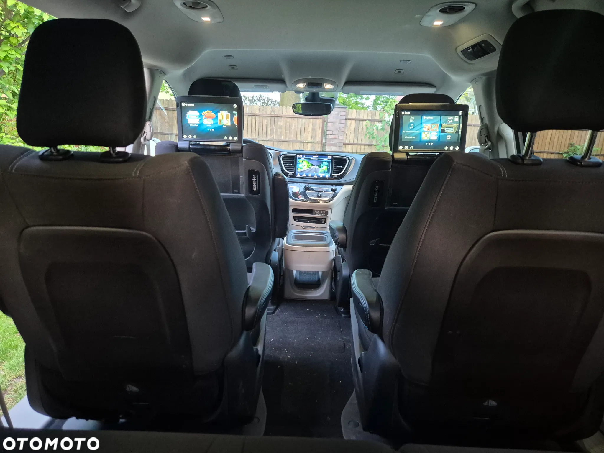 Chrysler Pacifica - 27