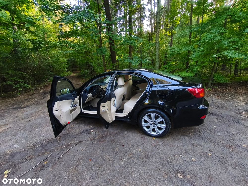 Lexus IS 220 D Prestige - 9