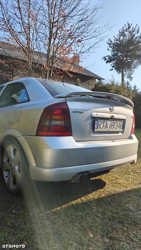 Opel Astra 1.8 Sport - 11