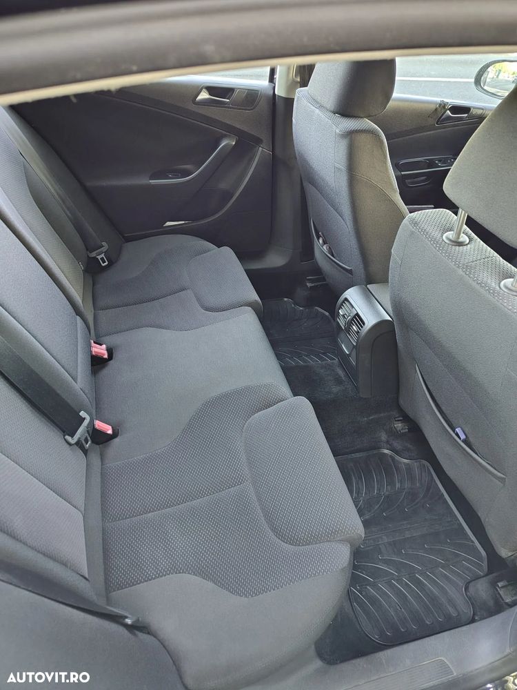 Volkswagen Passat 2.0 TDI Comfortline - 7