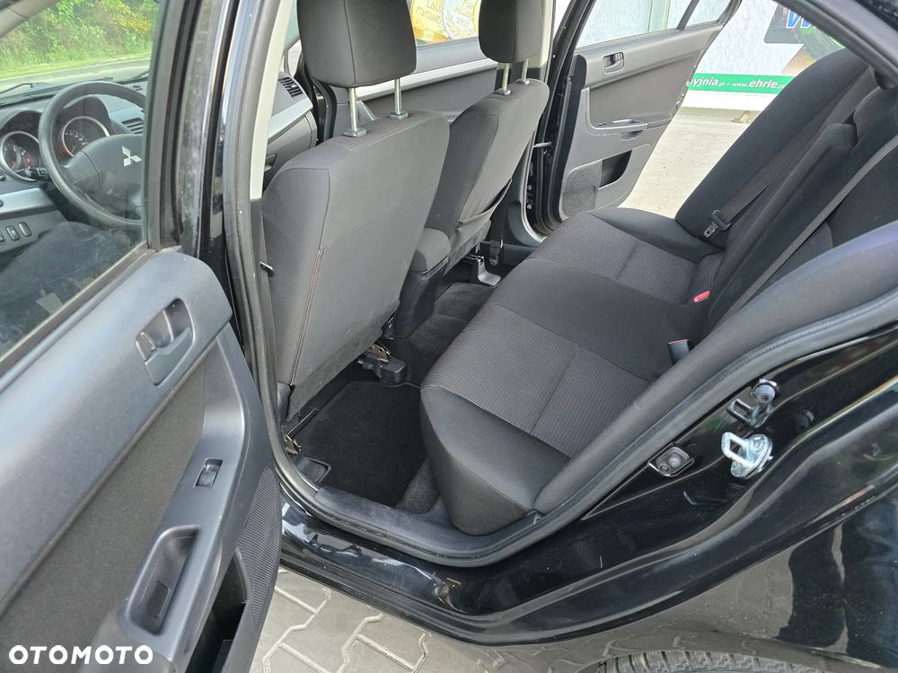 Mitsubishi Lancer 1.6 Intense - 9