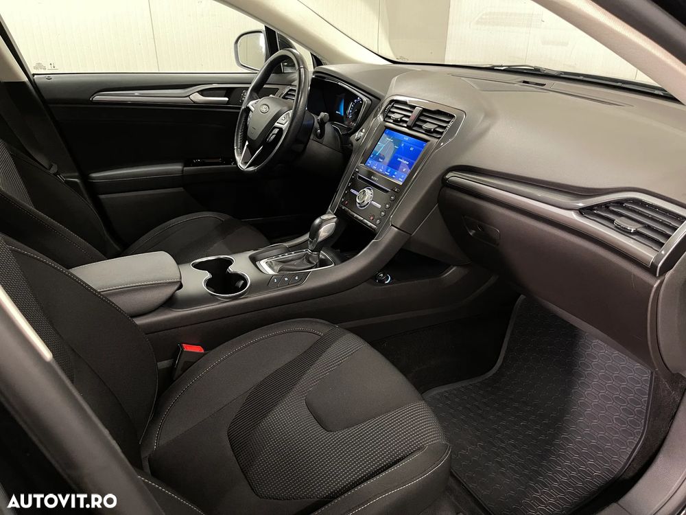 Ford Mondeo 2.0 HEV Titanium - 11