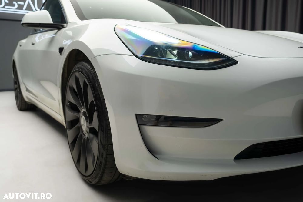 Tesla Model 3 Performance - 28