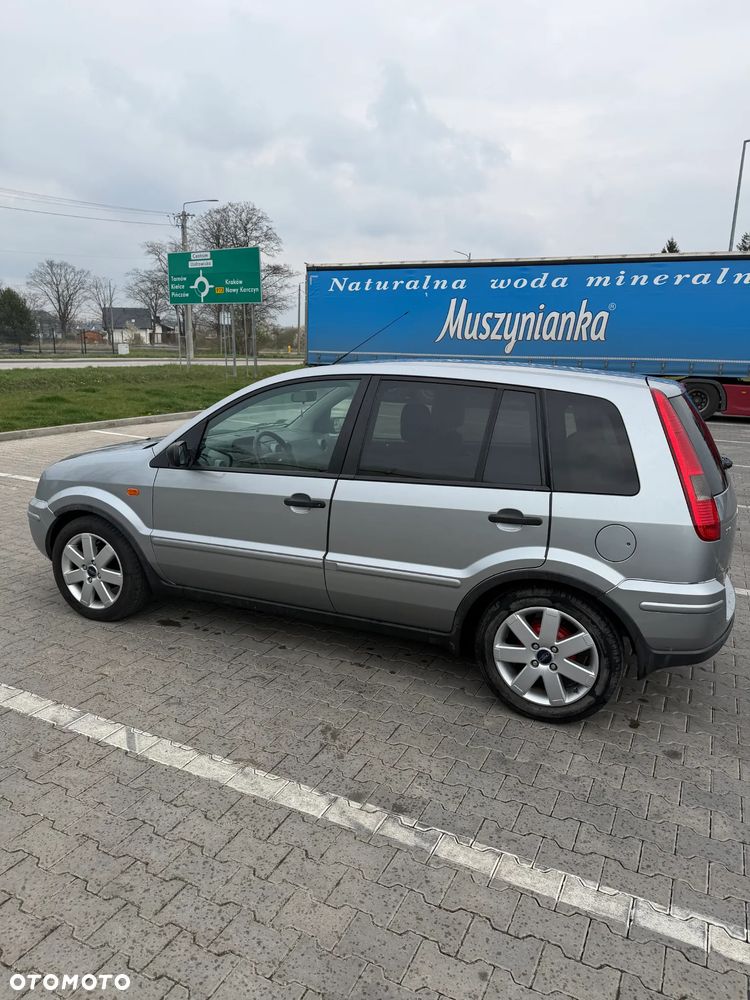 Ford Fusion 1.4 + - 4