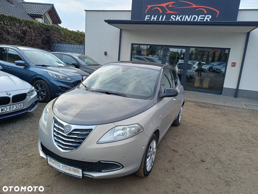 Lancia Ypsilon 1.2 8V Platino (4 os.) - 3