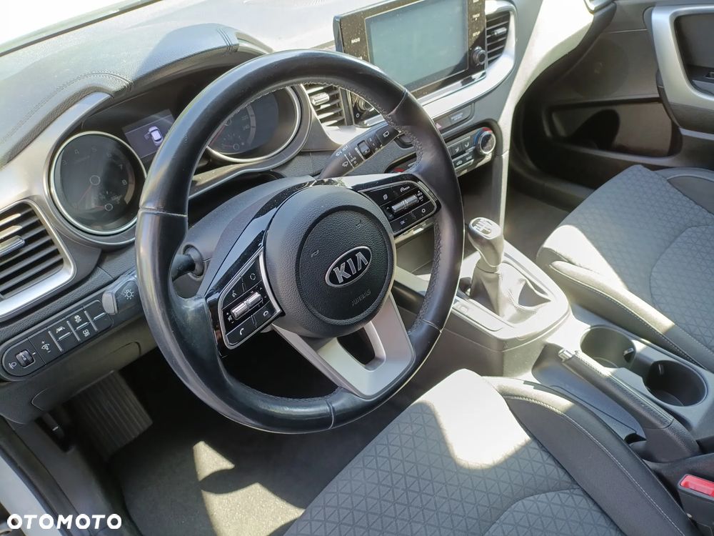 Kia XCeed 1.5 T-GDI M - 22