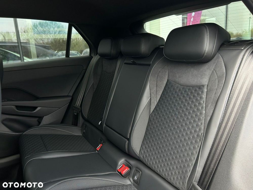 Volkswagen T-Roc - 7