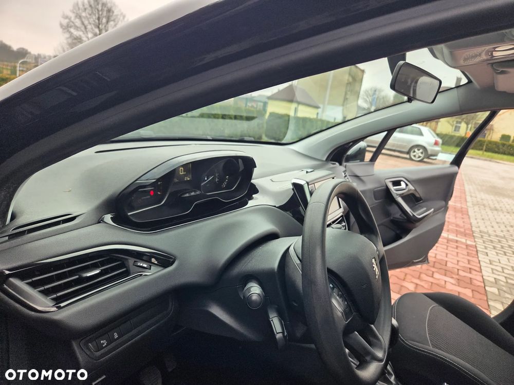 Peugeot 208 1.2 VTi Business Line - 29