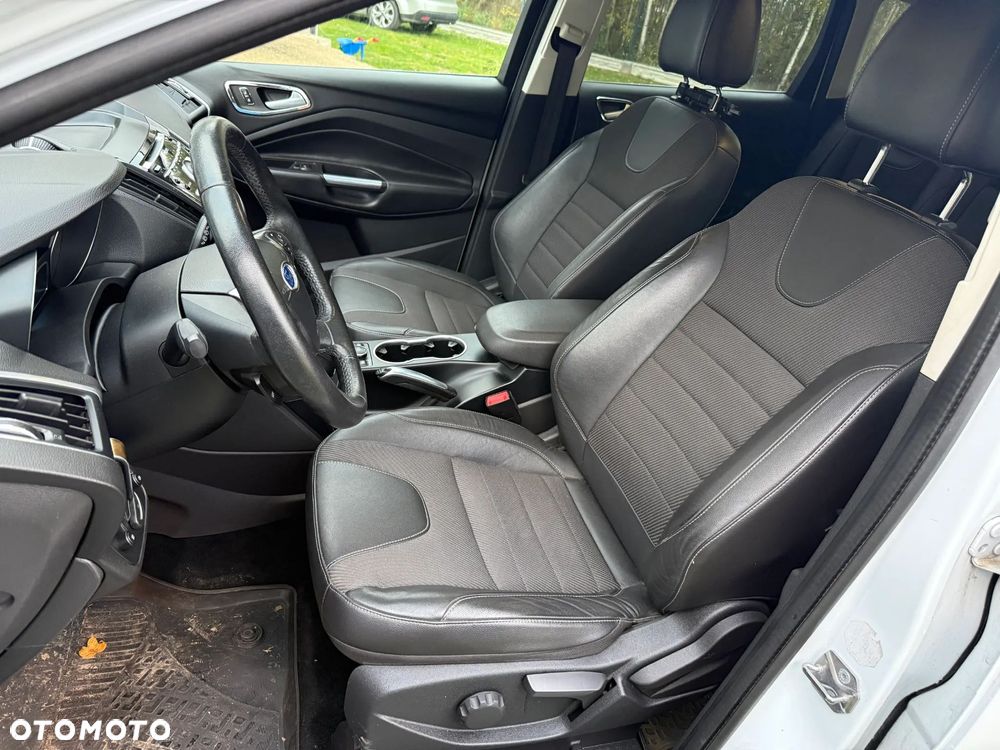 Ford Kuga 2.0 TDCi 4x4 Titanium - 16