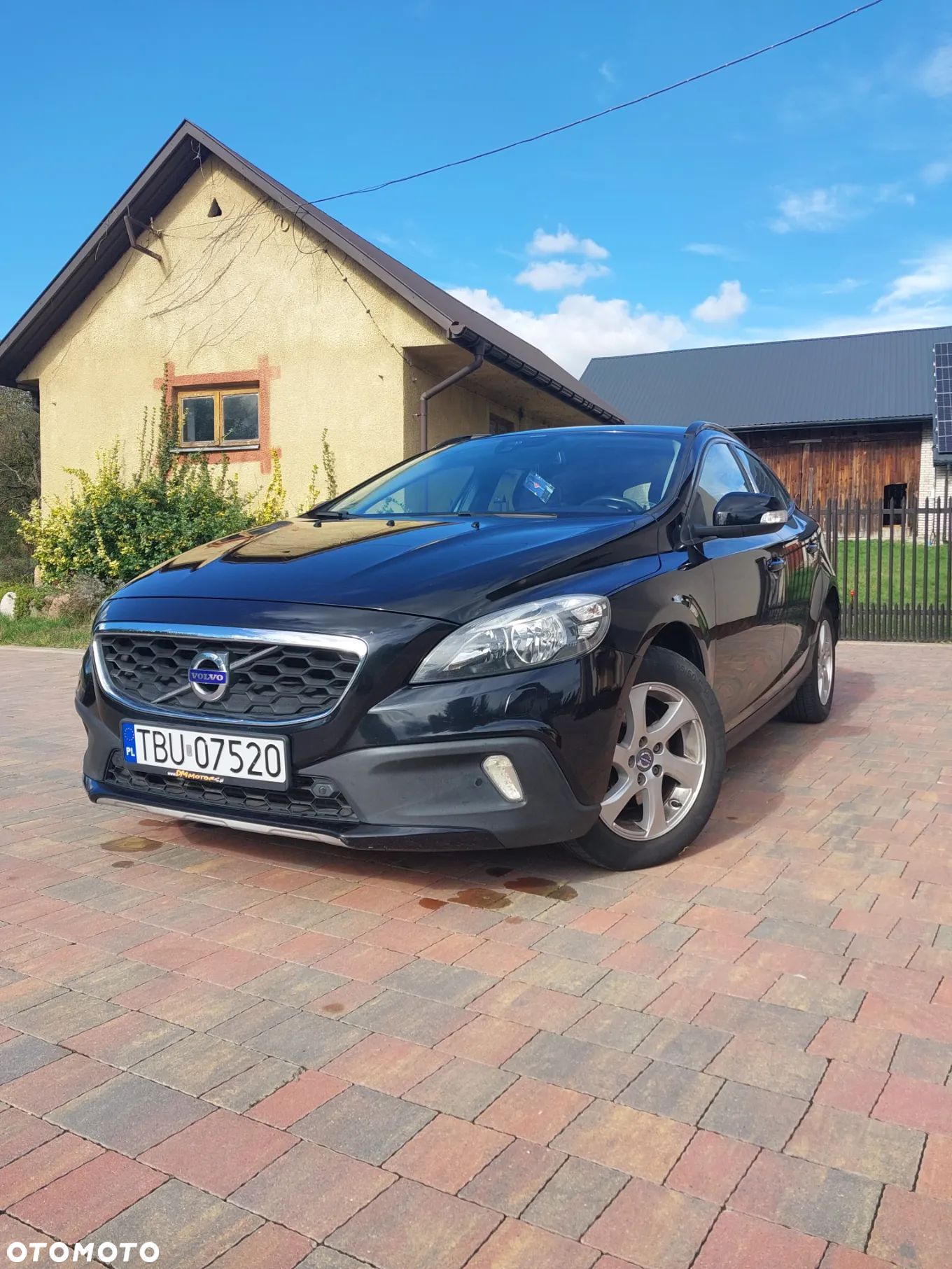 Volvo V40 Cross Country - 1