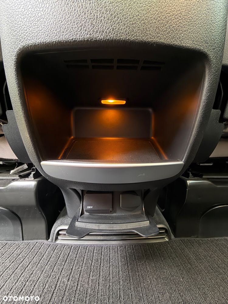 Mercedes-Benz Klasa V 300 d 9G-Tronic Exclusive (d³ugi) - 18