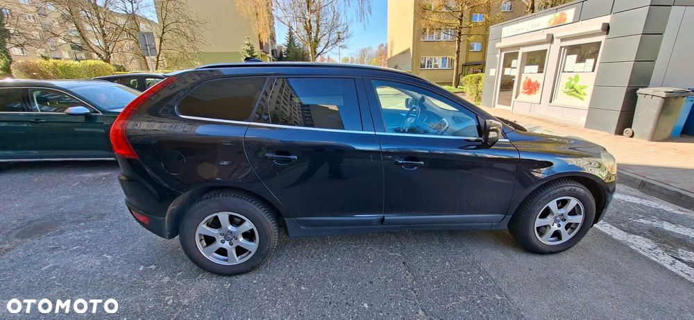 Volvo XC 60 D5 AWD Momentum - 6