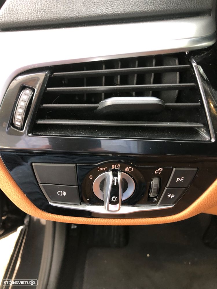 BMW 530 e Line Luxury - 39