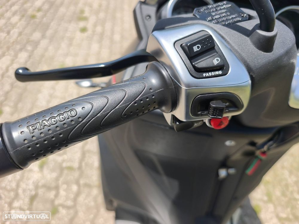 Piaggio MP3 300 Hpe - 6