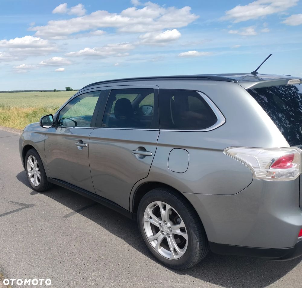 Mitsubishi Outlander 2.2 DI-D 4WD Instyle - 22