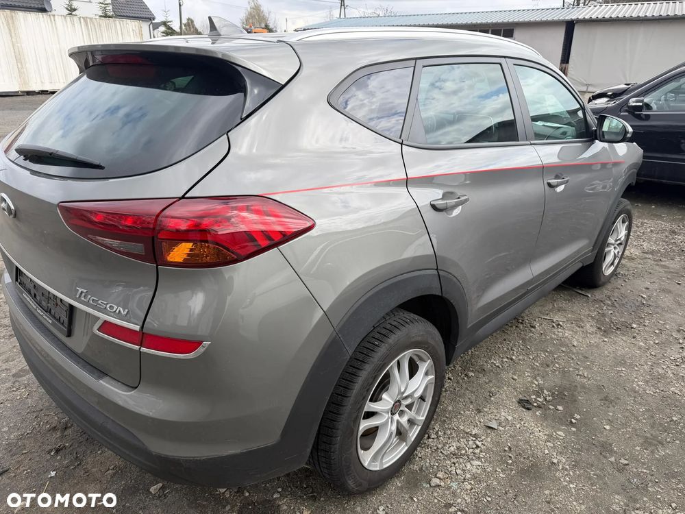Hyundai Tucson 1.6 GDi 2WD Select - 23