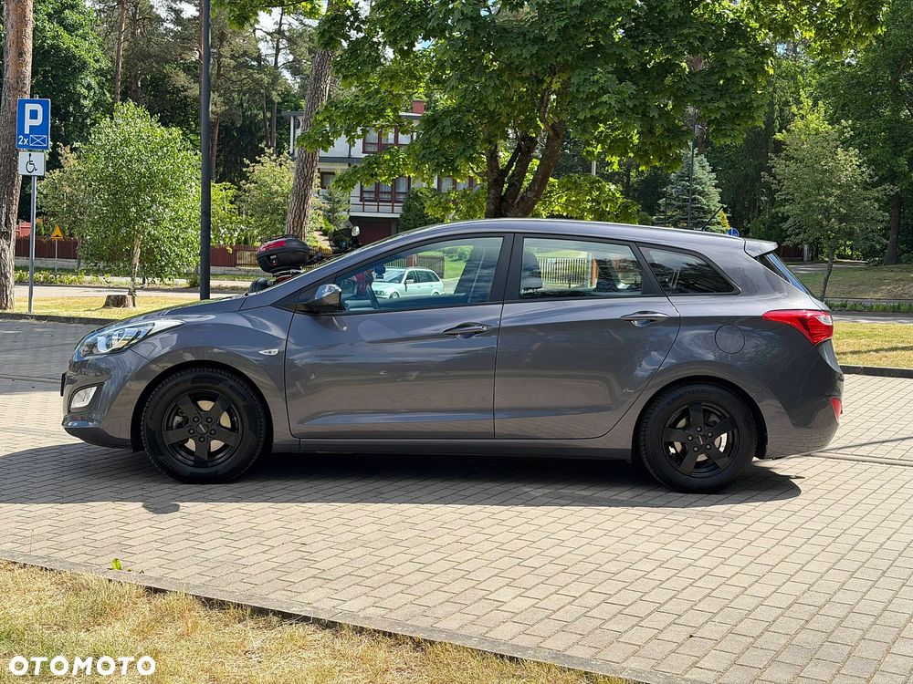 Hyundai i30 blue 1.6 CRDi Trend - 10