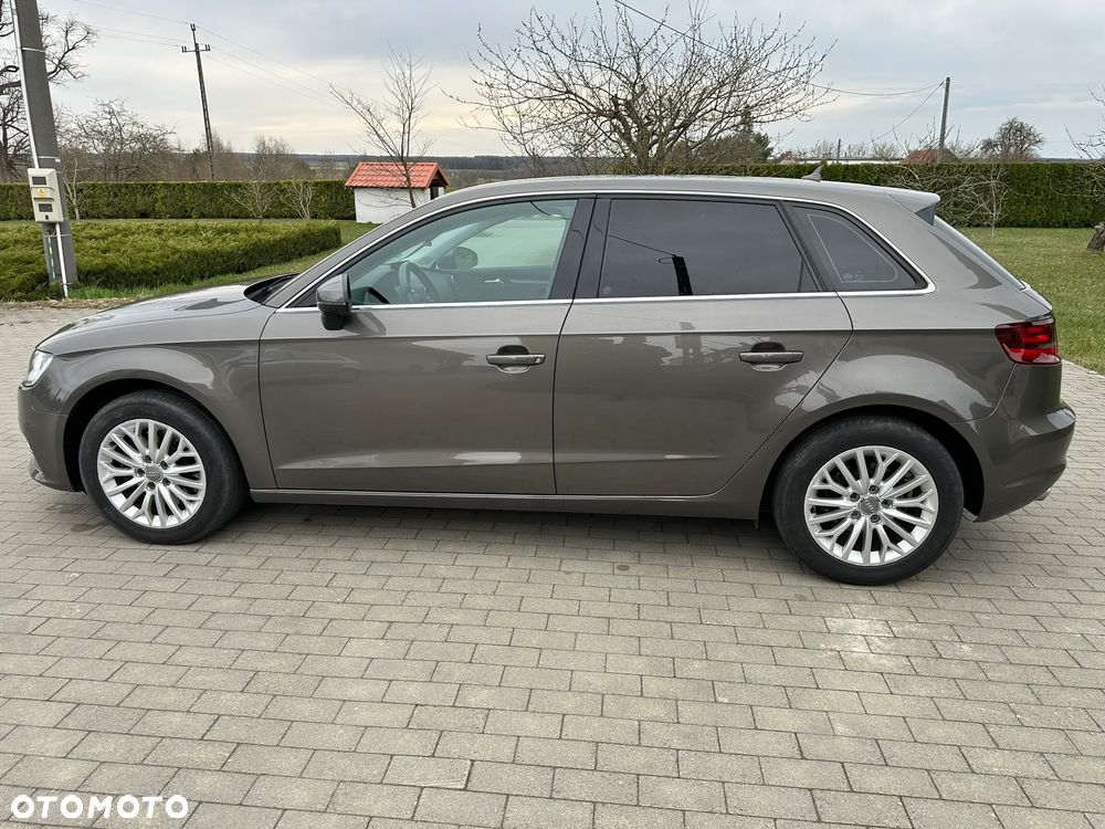 Audi A3 Sportback - 2