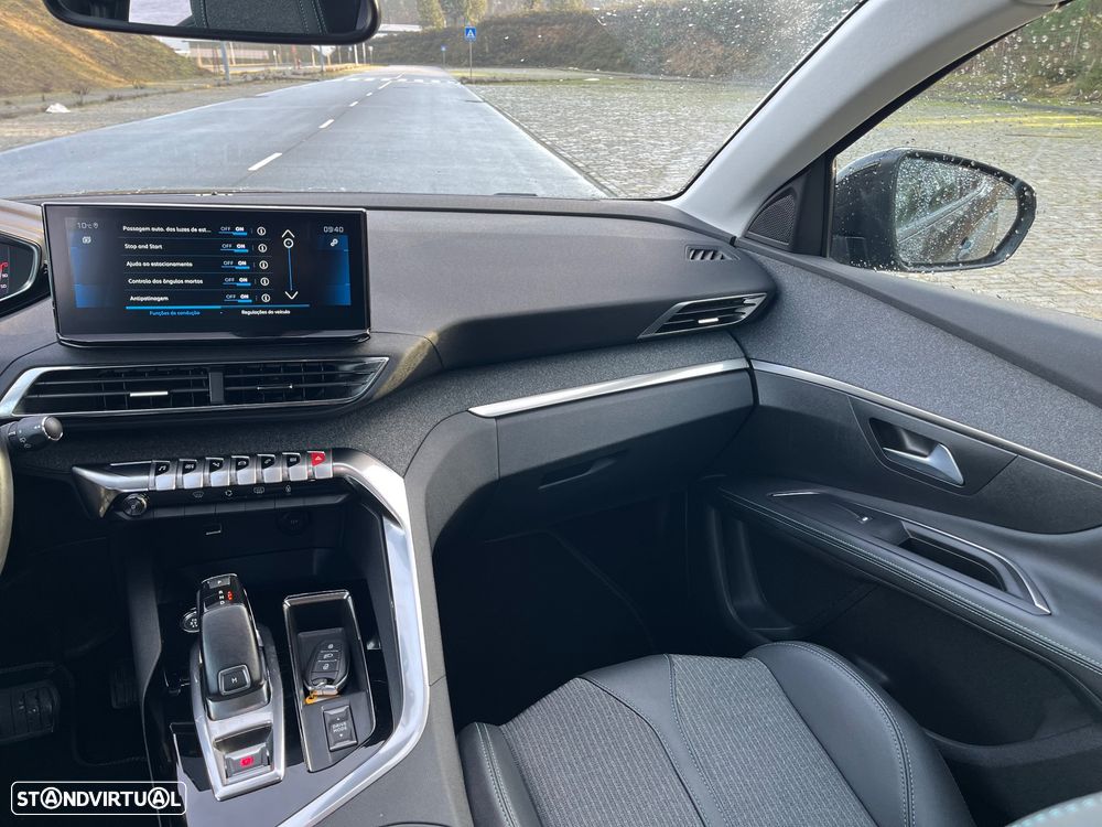 Peugeot 3008 1.5 BlueHDi Allure EAT8 - 24