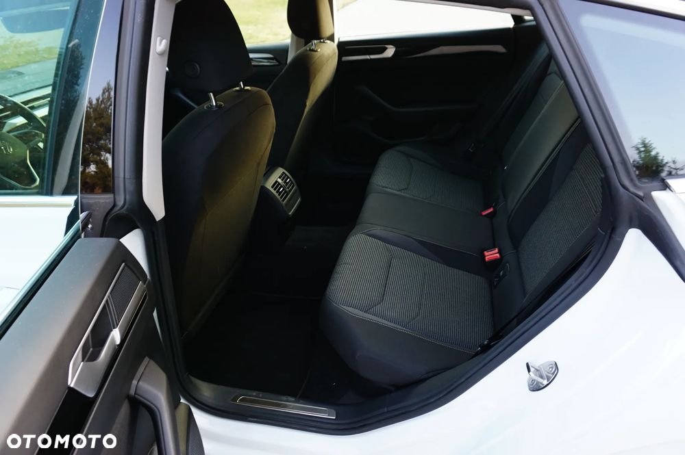 Volkswagen Arteon 2.0 TDI Essence DSG - 23