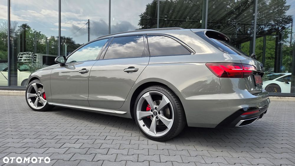 Audi A4 Avant 40 TDI quattro S tronic S line - 36